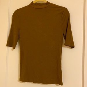 COPY - Mockneck brown ribbed short sleeve shirt